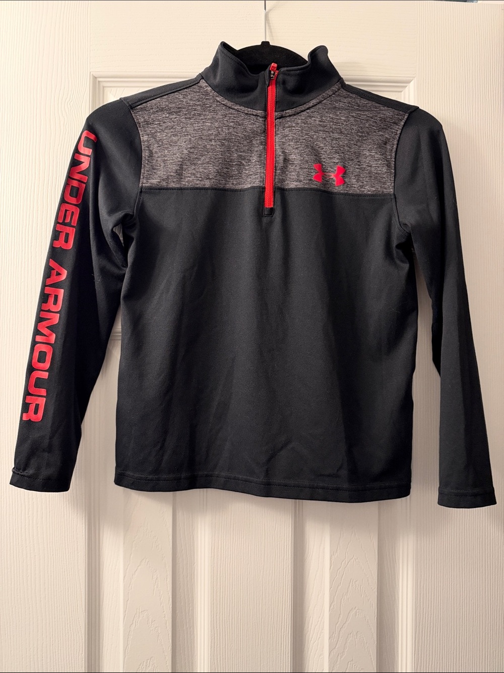 Under Armour Black & Gray Kids' Quarter-Zip Pullover with Red Accents Size Small